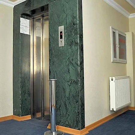 Lion Hotel 3*