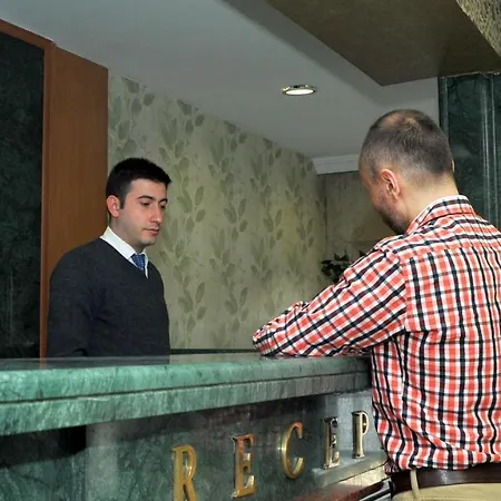 Lion Hotel