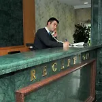 Lion ホテル