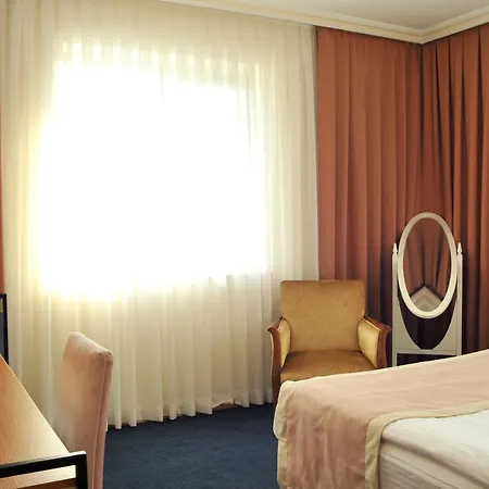 Hotel Lion 3*